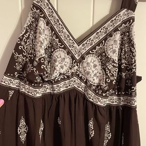 Maxi dress. Size 18. Rayon/poly mix. Mid-calf.